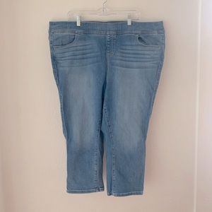 Torrid Crop Lean Jeans plus size